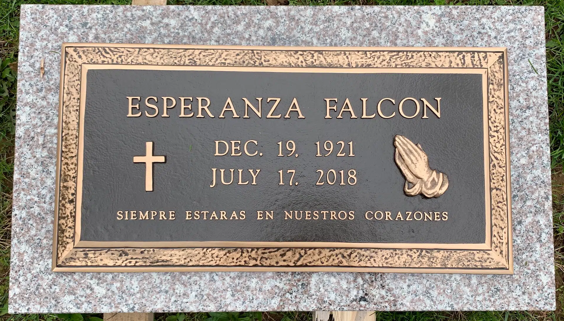 Memorials by Da Vinci Gravestones and Monuments.